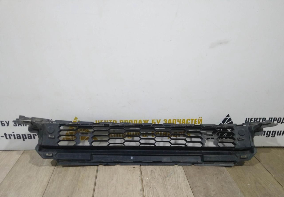 Решетка переднего бампера бу Skoda Kodiaq OEM 565853677