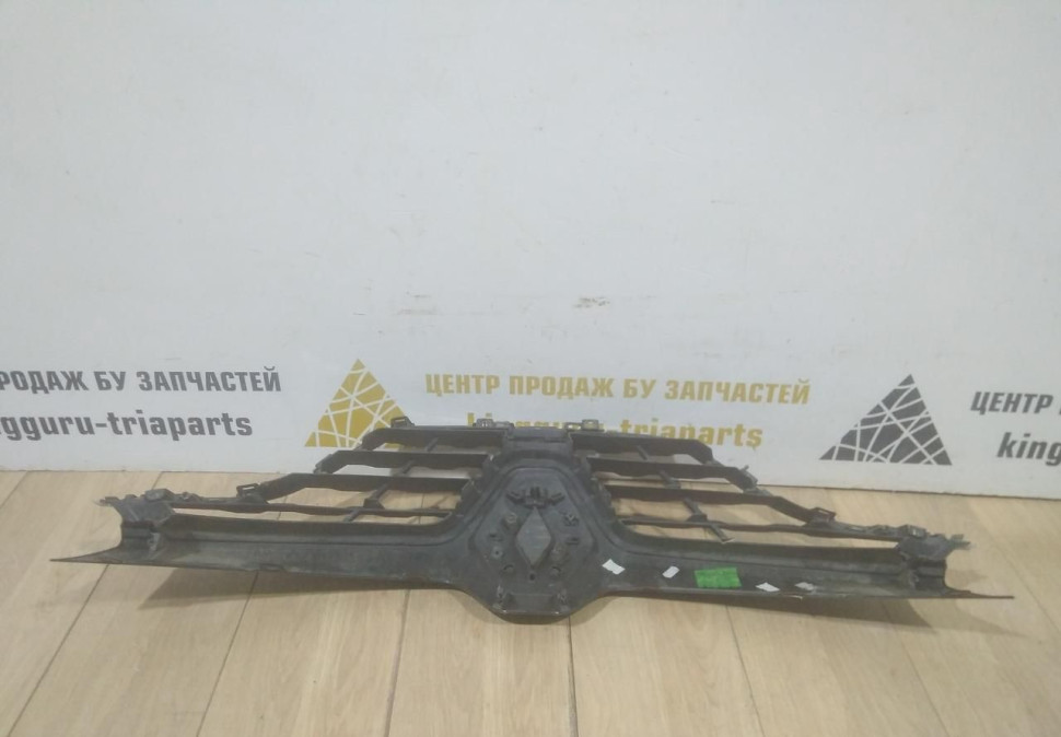 Решетка радиатора бу Renault Kaptur OEM 623103985R Решетка радиатора бу Renault Kaptur OEM 623103985R