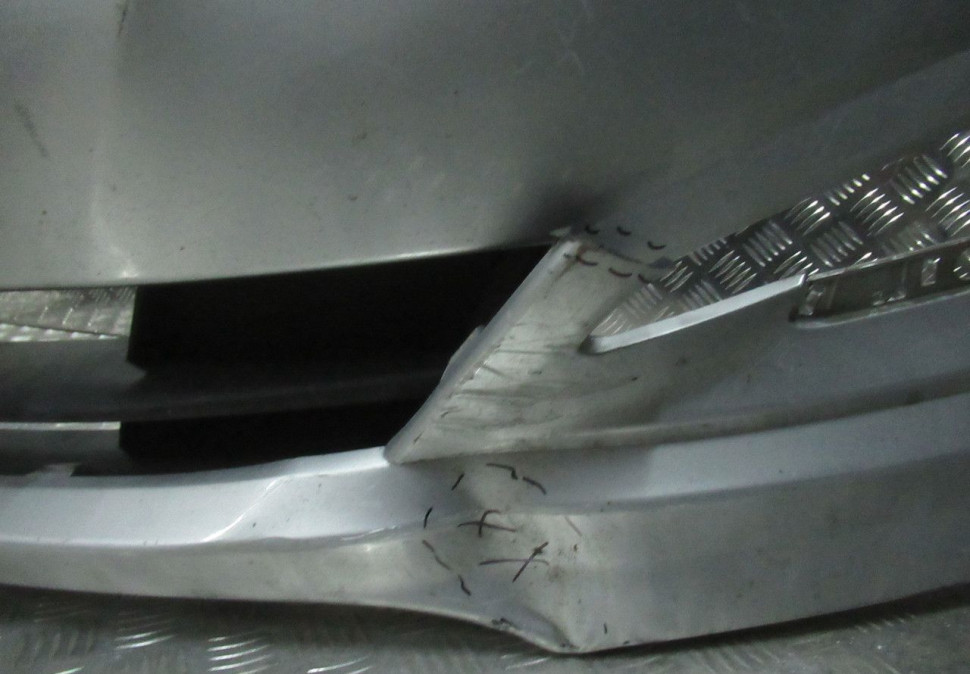 Бампер передний Hyundai Solaris 1 (14-17) oem 865114L500 (трещина,небольшая вмятина) Бампер передний Hyundai Solaris 1 (14-17) oem 865114L500 (трещина,небольшая вмятина)