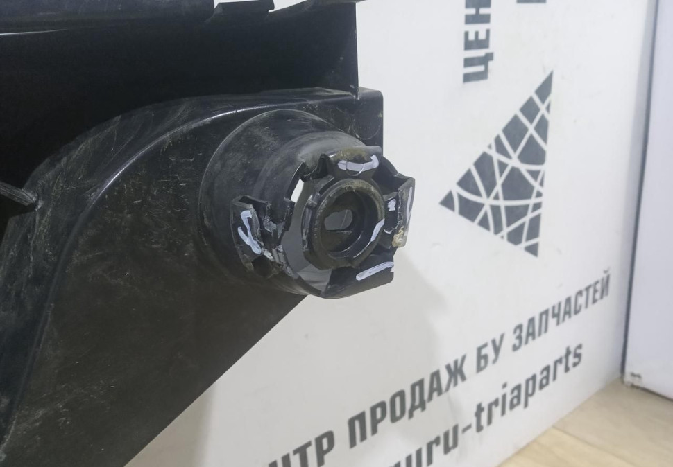 Кронштейн заднего бампера центральный бу BMW X6 F16 OEM 51127349374