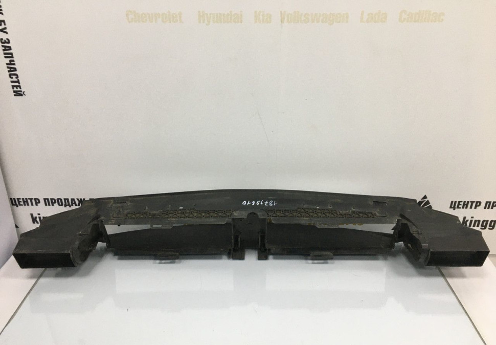 Воздуховод радиатора нижний BMW 5 G30 OEM 51137359838