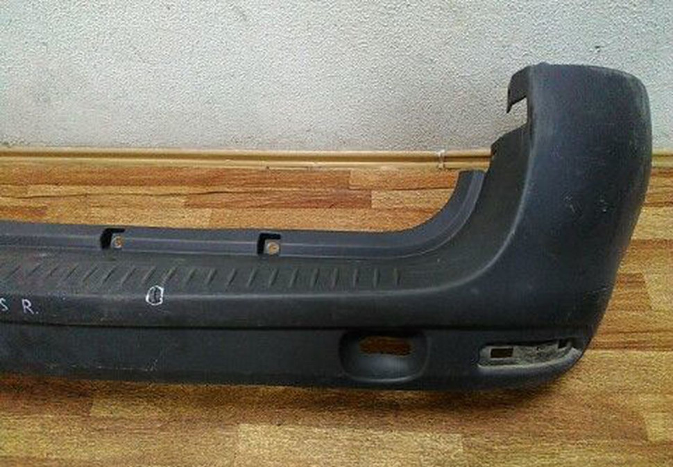 Бампер задний Lada Largus потертость (скл-3)