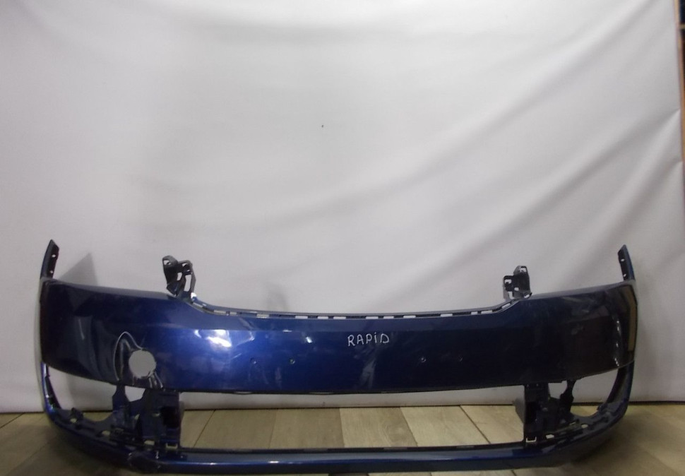 Бампер передний бу Skoda Rapid OEM 60U807221F (В)