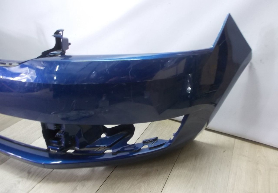 Бампер передний бу Skoda Rapid OEM 60U807221F (В)