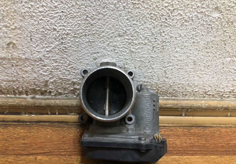 Дроссельная заслонка Volkswagen Tiguan (11>16) oem 06f133062t