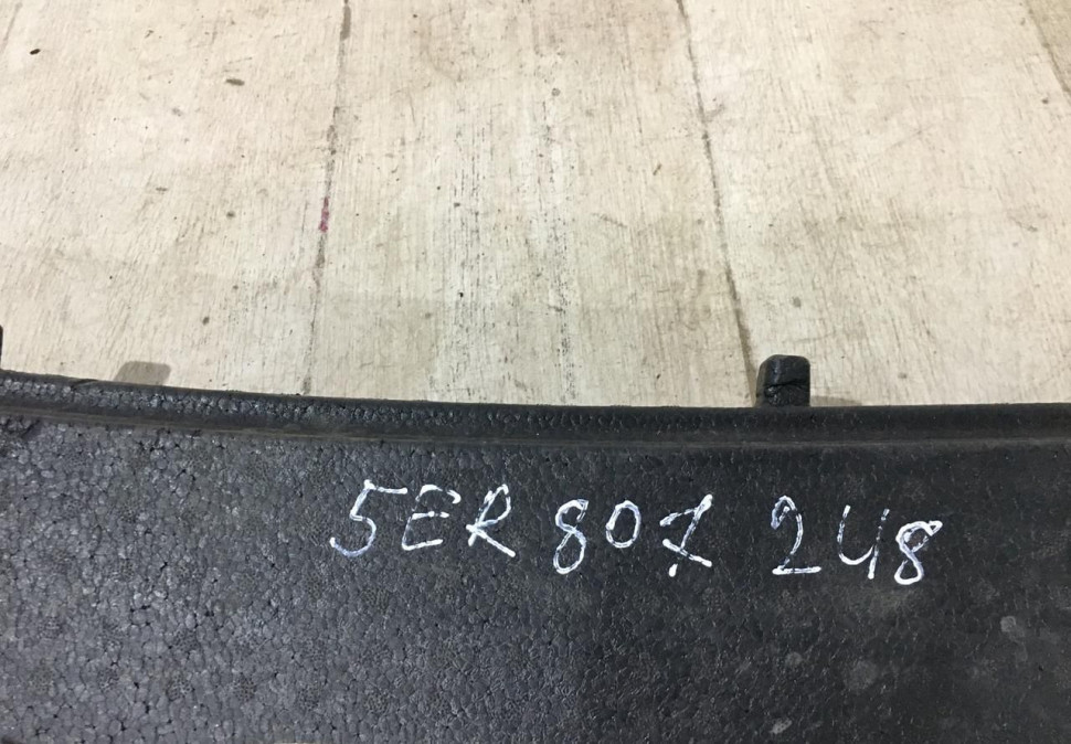 Абсорбер переднего бампера Skoda Octavia A8 OEM 5ER807248