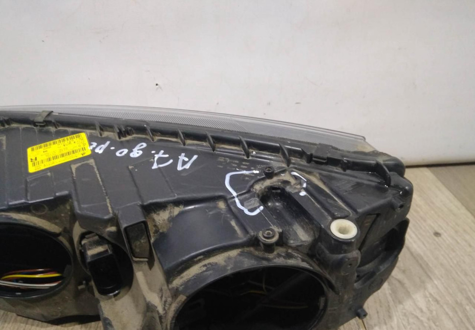 Фара галоген правая бу Skoda Octavia A7 до рестайлинг OEM 5E1941016