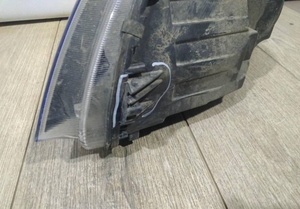 Фара галоген правая бу Skoda Octavia A7 до рестайлинг OEM 5E1941016
