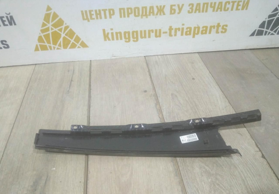 Накладка двери задняя правая бу Skoda Octavia A7 OEM 5E0839902B Накладка двери задняя правая бу Skoda Octavia A7 OEM 5E0839902B