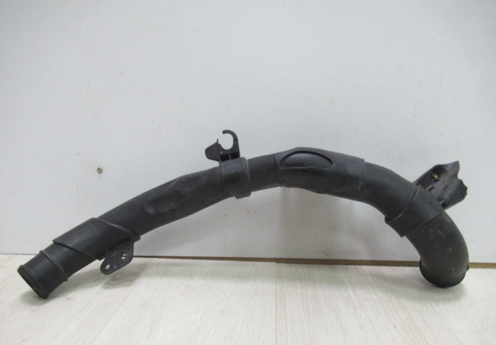 Патрубок интеркулера Volkswagen Tiguan 1 oem 5N0145840G