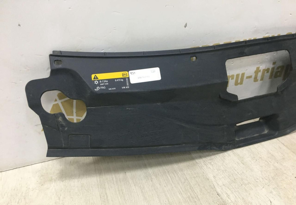 Накладка передней панели Skoda Rapid 2 OEM 60U853343 Накладка передней панели Skoda Rapid 2 OEM 60U853343