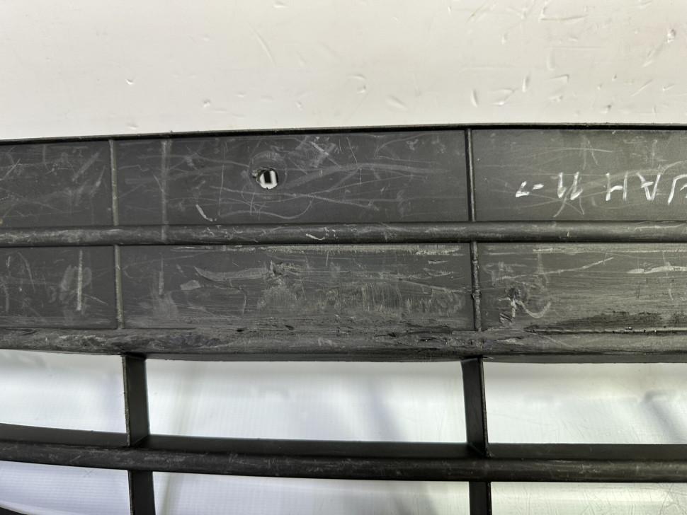 Решетка переднего бампера Volkswagen Tiguan 1 рестайлинг 2011 OEM 5N0853677 Решетка переднего бампера Volkswagen Tiguan 1 рестайлинг 2011 OEM 5N0853677