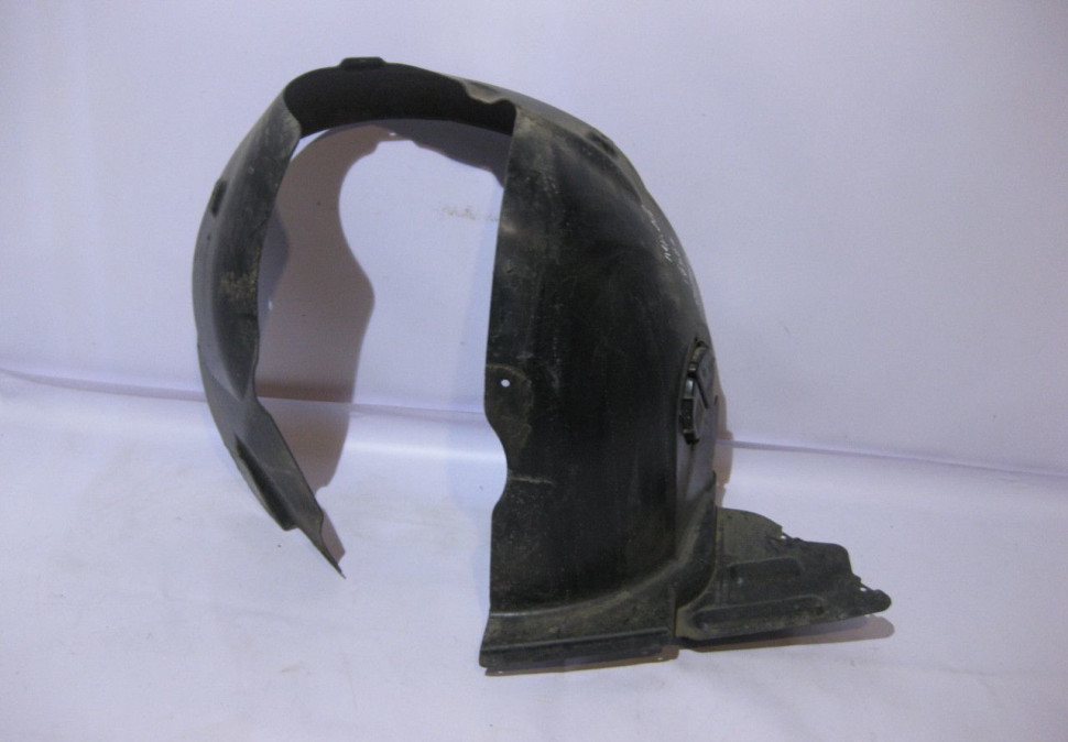 Подкрылок передний левый Lada Vesta oem 8450007043