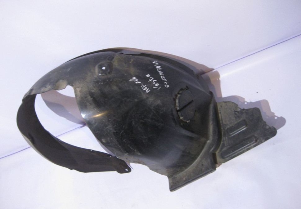 Подкрылок передний левый Lada Vesta oem 8450007043