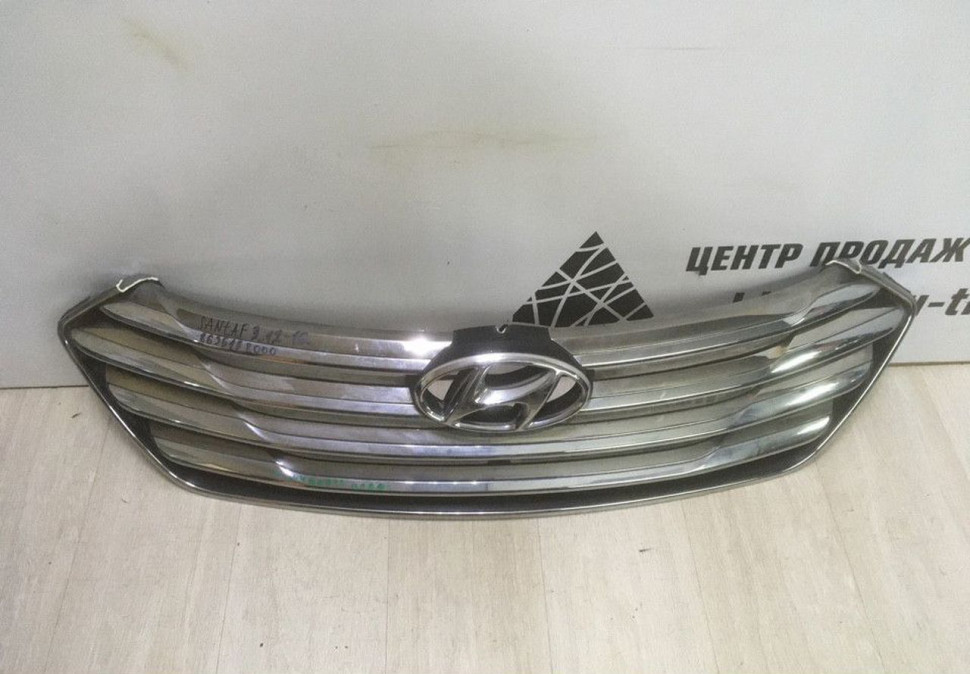 Решетка радиатора Hyundai Grand Santa Fe 3 oem 86351B8000 Решетка радиатора Hyundai Grand Santa Fe 3 oem 86351B8000