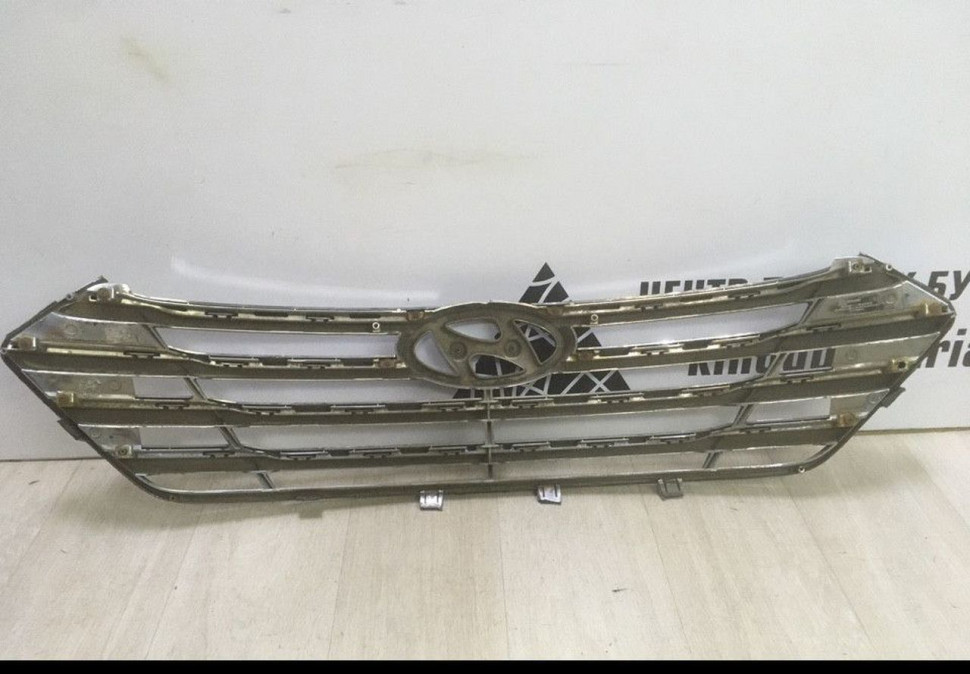 Решетка радиатора Hyundai Grand Santa Fe 3 oem 86351B8000 Решетка радиатора Hyundai Grand Santa Fe 3 oem 86351B8000