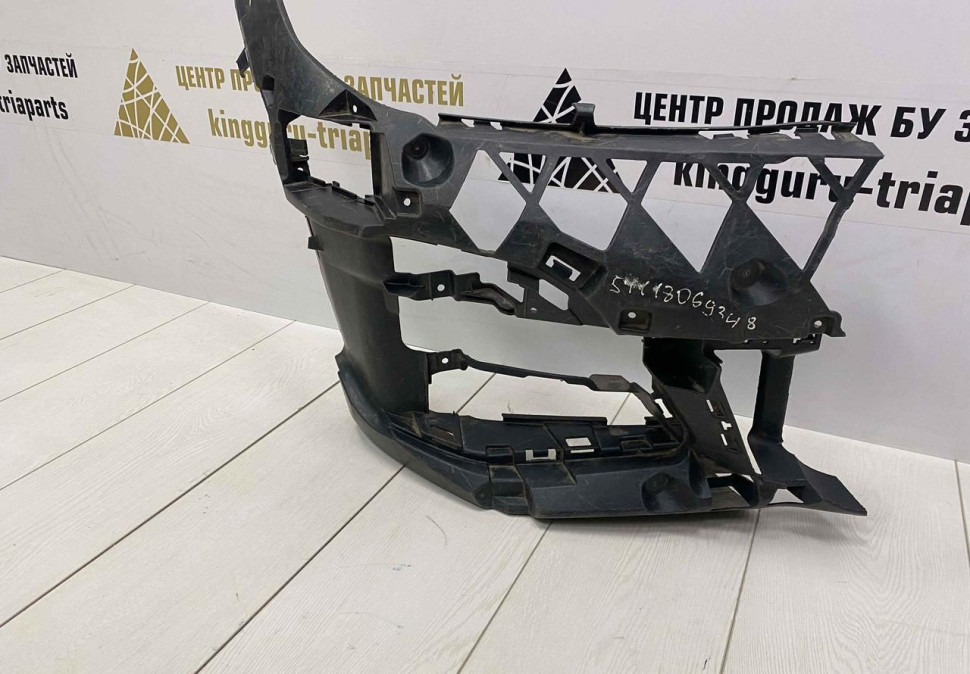 Кронштейн переднего бампера правый BMW 3 G20 M-Pack OEM 51118069348 Кронштейн переднего бампера правый BMW 3 G20 M-Pack OEM 51118069348