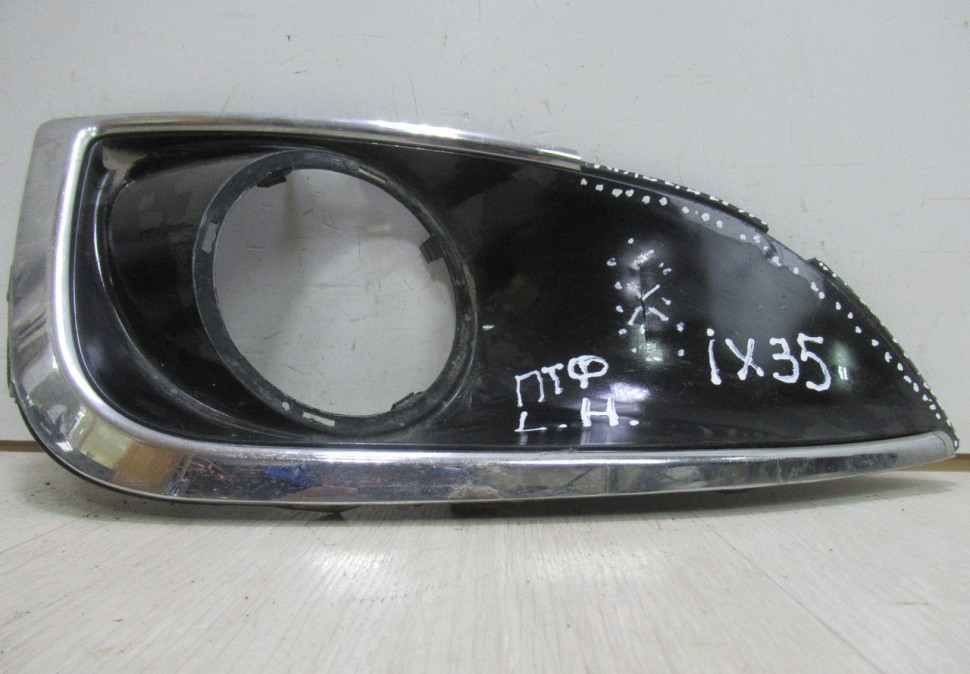 Накладка птф левая Hyundai ix35 (10-15) oem 865852Y000 (слом.часть хрома)