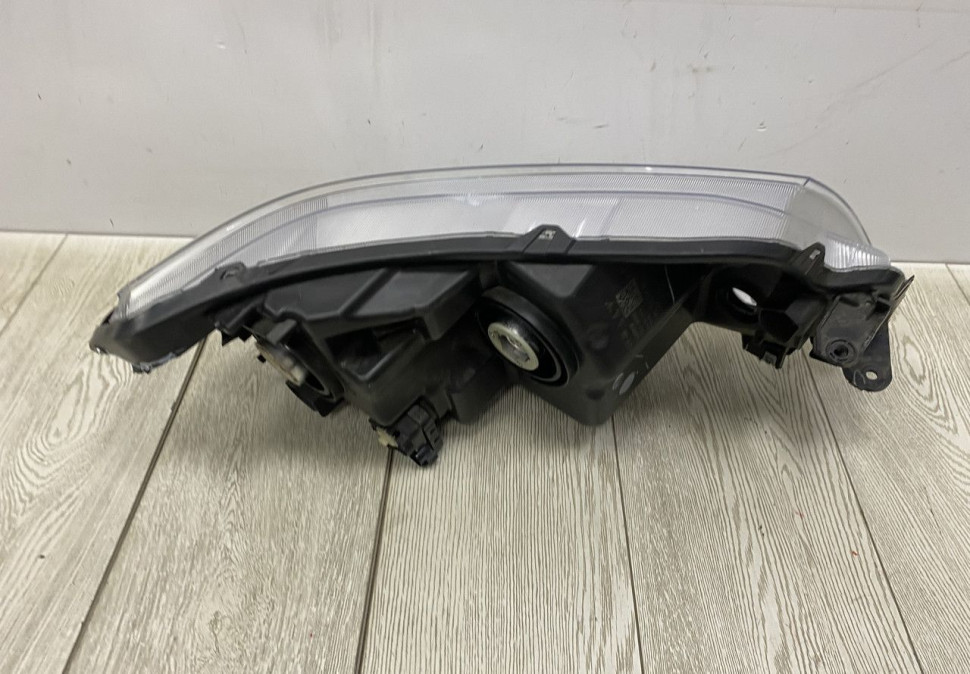 Фара галоген левая Suzuki Vitara 2 OEM 3532054P20
