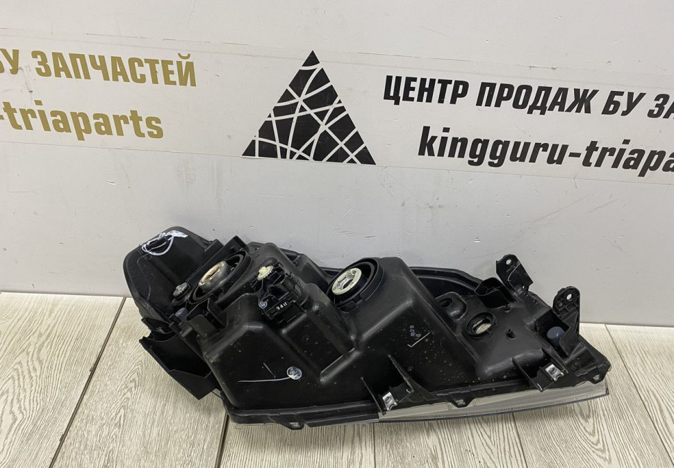 Фара галоген левая Suzuki Vitara 2 OEM 3532054P20