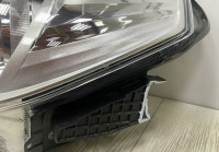 Фара галоген левая Suzuki Vitara 2 OEM 3532054P20