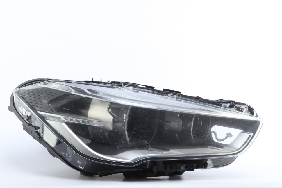 Фара ЛЭД LED правая бу BMW X1 F48 OEM 63117193708
