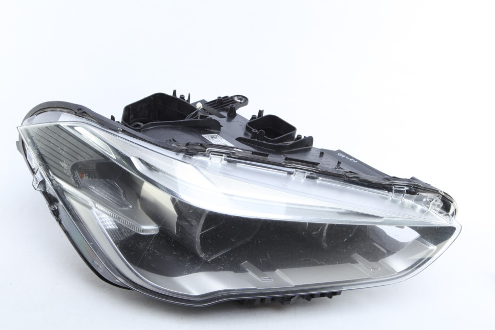 Фара ЛЭД LED правая бу BMW X1 F48 OEM 63117193708