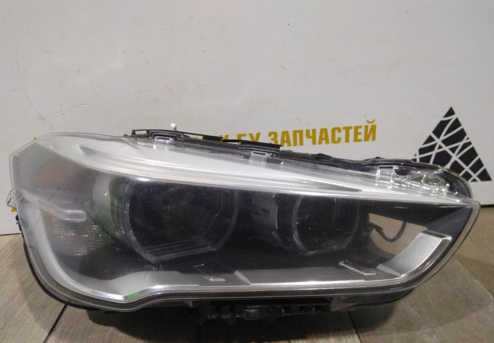 Фара ЛЭД LED правая бу BMW X1 F48 OEM 63117193708