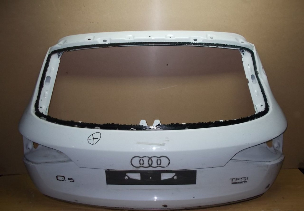 Крышка багажника Audi Q5 (09-17) oem 8R0827023C  (скл-3)