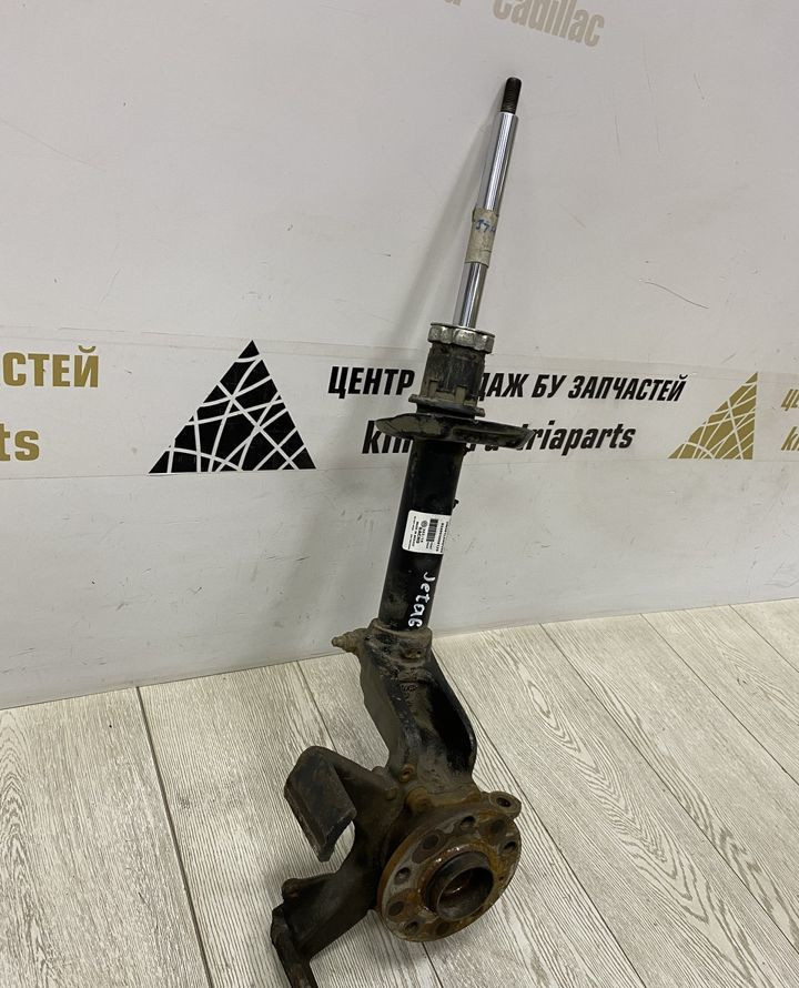 Амортизатор + кулак правый Volkswagen Jetta 6 11-18 oem 5C0413031Q Амортизатор + кулак правый Volkswagen Jetta 6 11-18 oem 5C0413031Q