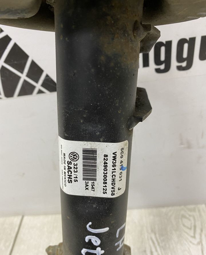 Амортизатор + кулак правый Volkswagen Jetta 6 11-18 oem 5C0413031Q Амортизатор + кулак правый Volkswagen Jetta 6 11-18 oem 5C0413031Q