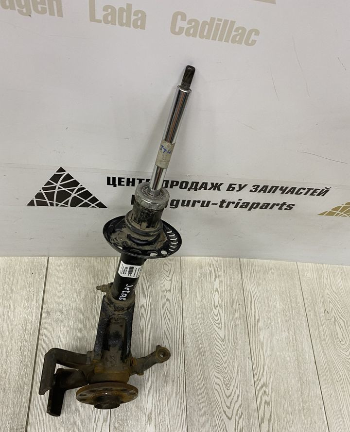Амортизатор + кулак правый Volkswagen Jetta 6 11-18 oem 5C0413031Q Амортизатор + кулак правый Volkswagen Jetta 6 11-18 oem 5C0413031Q