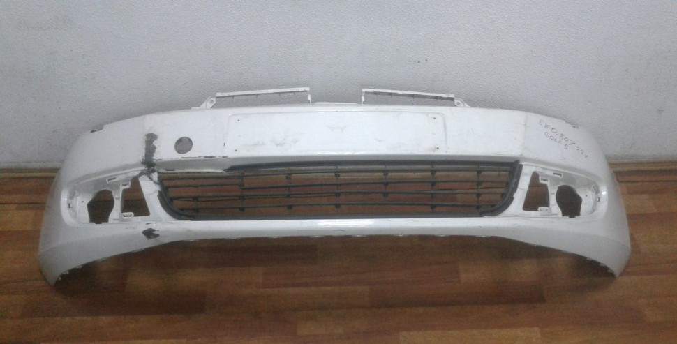 Бампер передний Volkswagen Golf 6 oem 5k0807221 (после ремонта)
