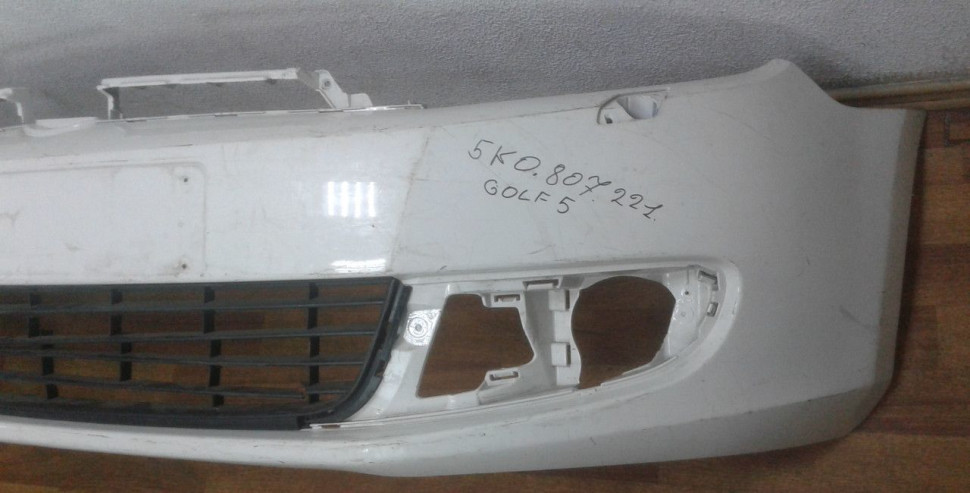 Бампер передний Volkswagen Golf 6 oem 5k0807221 (после ремонта) Бампер передний Volkswagen Golf 6 oem 5k0807221 (после ремонта)