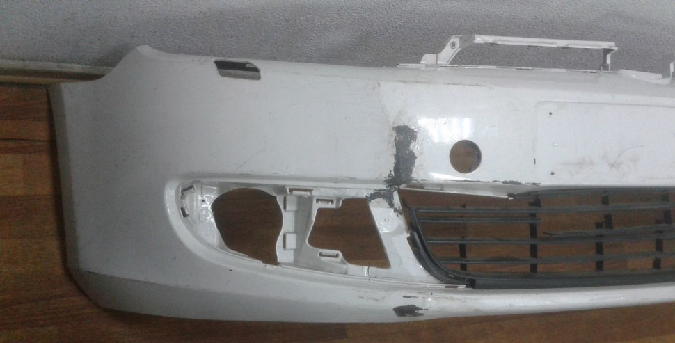 Бампер передний Volkswagen Golf 6 oem 5k0807221 (после ремонта) Бампер передний Volkswagen Golf 6 oem 5k0807221 (после ремонта)