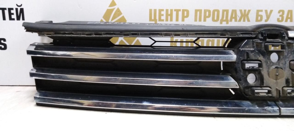 Решетка радиатора Volkswagen Touareg 2 NF рестайлинг 2014-2018 oem 7P6853651L Решетка радиатора Volkswagen Touareg 2 NF рестайлинг 2014-2018 oem 7P6853651L