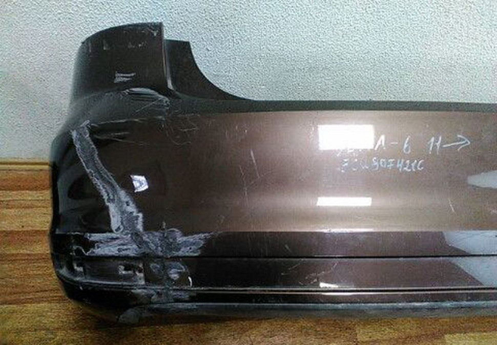 Бампер задний Volkswagen Jetta 6 с спойлером oem 5cu807421c (после ремонта) Бампер задний Volkswagen Jetta 6 с спойлером oem 5cu807421c (после ремонта)