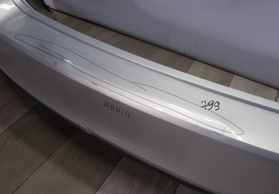 Бампер задний бу Skoda Rapid OEM 60U807421B (В)