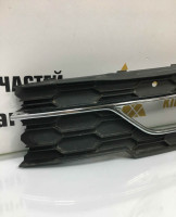 Решетка переднего бампера правая Skoda Octavia A8 2021 OEM 5E3807682C