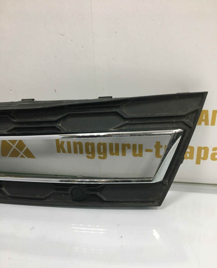 Решетка переднего бампера правая Skoda Octavia A8 2021 OEM 5E3807682C Решетка переднего бампера правая Skoda Octavia A8 2021 OEM 5E3807682C