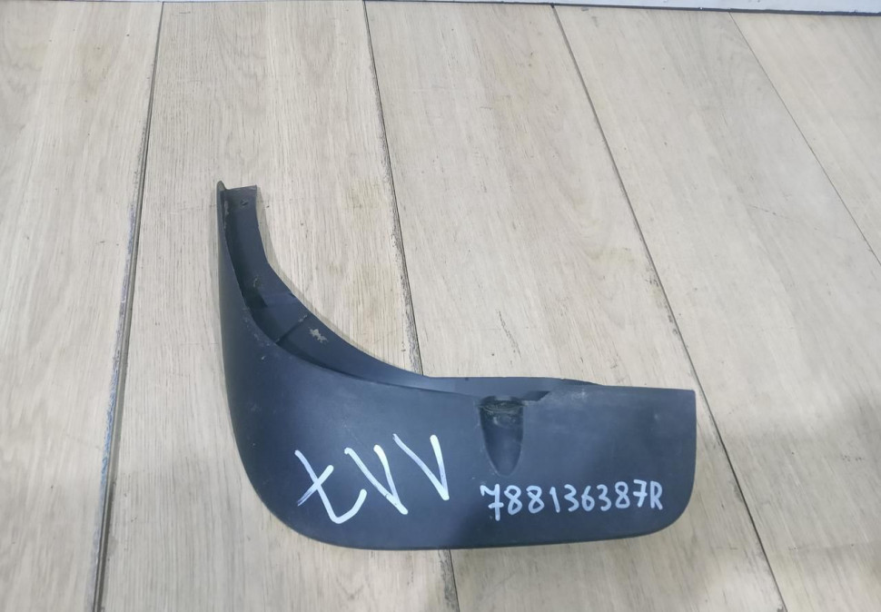 Брызговик задний левый бу Renault Duster OEM 788136387R