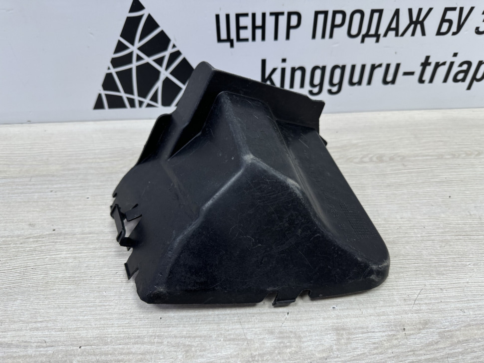 Дефлектор радиатора левый Renault Duster oem 214998574R