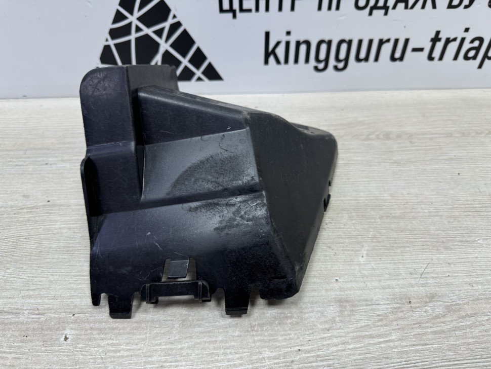 Дефлектор радиатора левый Renault Duster oem 214998574R