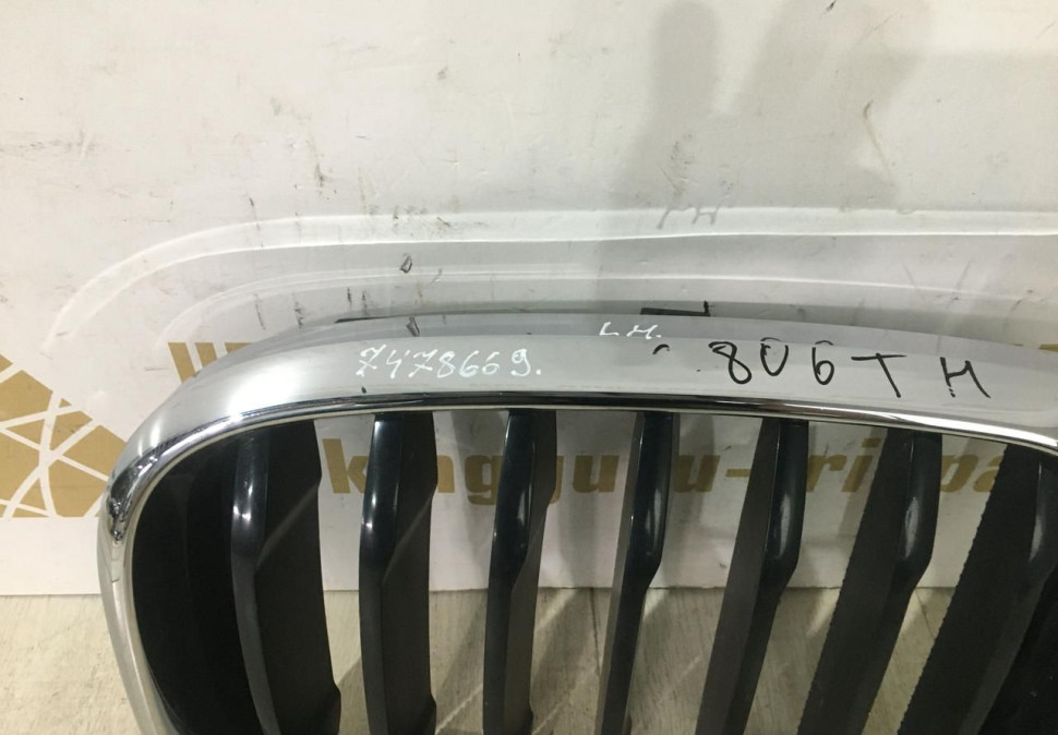 Решетка радиатора левая BMW X3 G01 OEM 51137478669