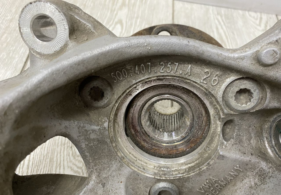 Кулак поворотный передний левый + амортизатор Skoda Octavia A7 OEM 5Q0413031JF 5Q0407257A Кулак поворотный передний левый + амортизатор Skoda Octavia A7 OEM 5Q0413031JF 5Q0407257A