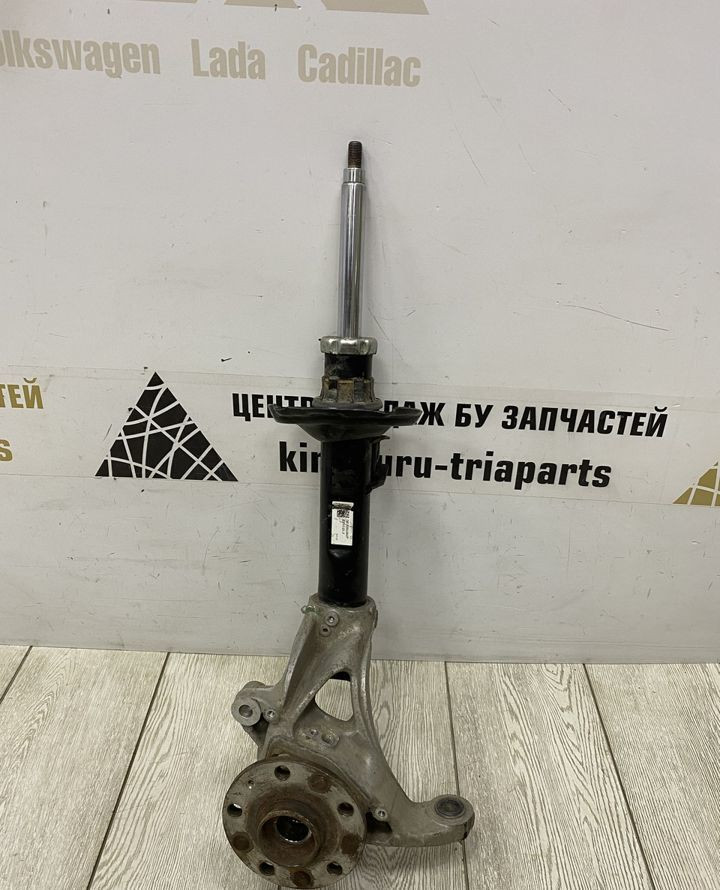 Кулак поворотный передний левый + амортизатор Skoda Octavia A7 OEM 5Q0413031JF 5Q0407257A