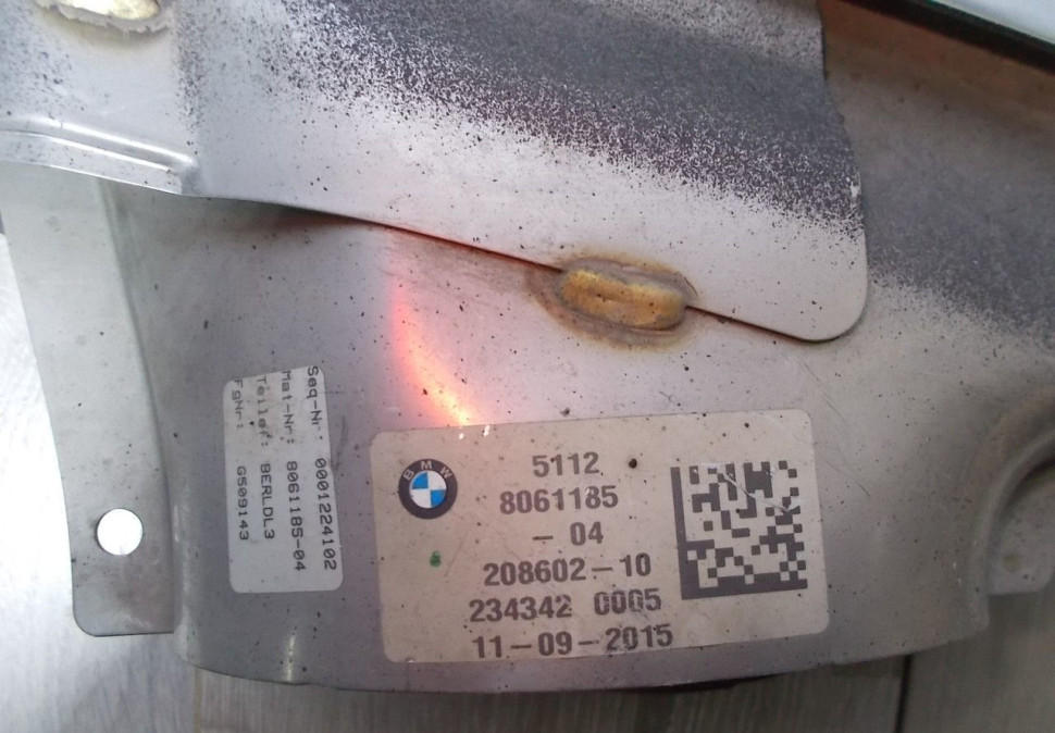 Насадка глушителя левая бу BMW 7 G11 OEM 51128061185 Насадка глушителя левая бу BMW 7 G11 OEM 51128061185