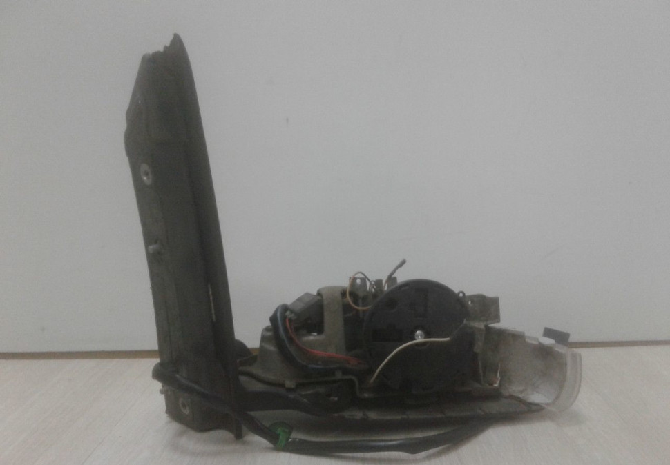 Корпус зеркала правый (8к) Volkswagen Touran рест oem 1t0857934 (без крышки)  (без зеркал.элем)