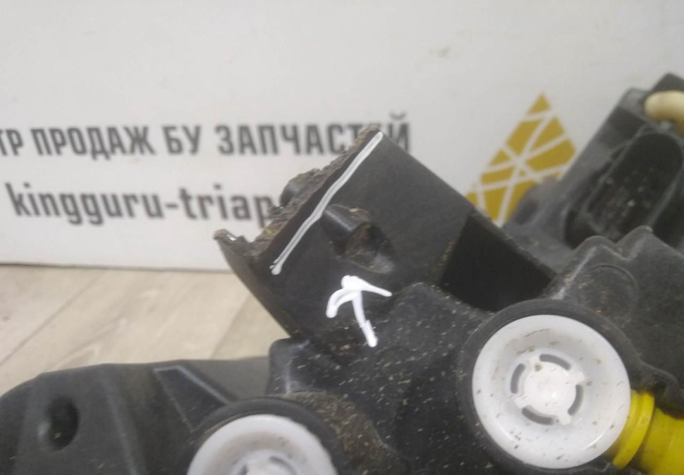 Фара галоген правая бу Skoda Karoq OEM 57B941016A