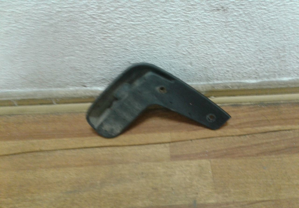 Брызговик задний правый Hyundai Solaris oem 868424l700 Брызговик задний правый Hyundai Solaris oem 868424l700